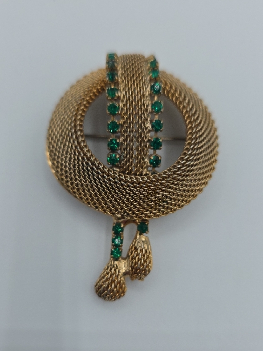 Vintage Gold-Tone Mesh Brooch with Emerald Green Crystals - Picture 2 of 9